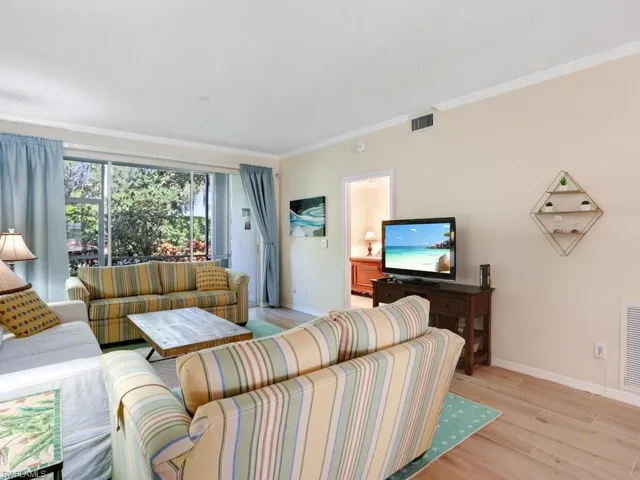 7095  Barrington  CIR, Naples, FL 34108