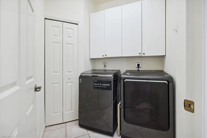 1921  Embarcadero  WAY, North Fort Myers, FL 33917