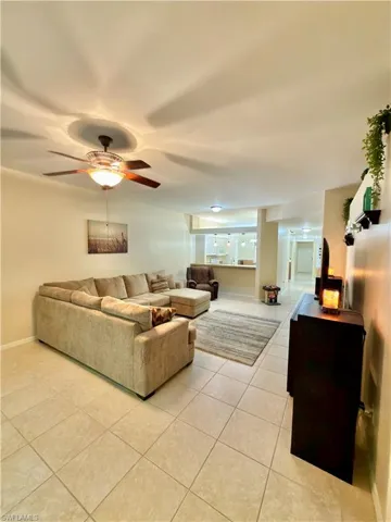 517 Robin Hood Cir 101, Naples, Florida 34104