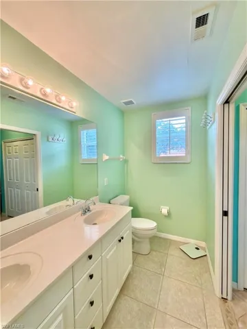 517 Robin Hood Cir 101, Naples, Florida 34104