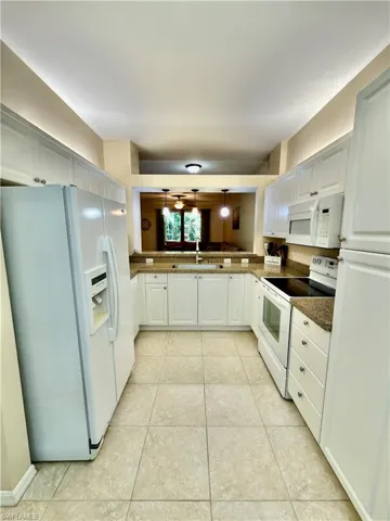 517 Robin Hood Cir 101, Naples, Florida 34104