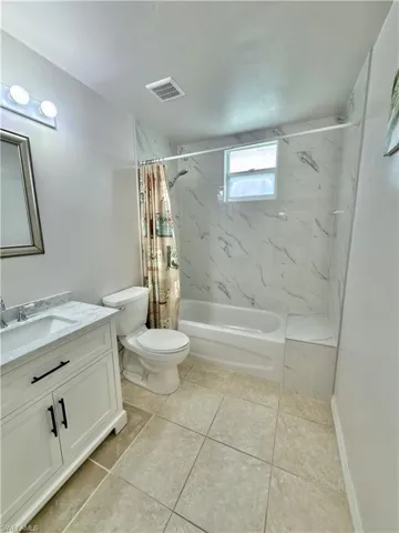 517 Robin Hood Cir 101, Naples, Florida 34104