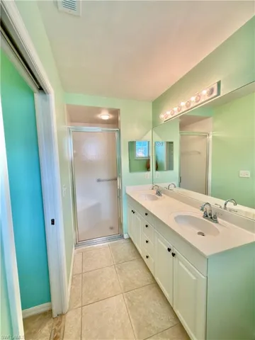 517 Robin Hood Cir 101, Naples, Florida 34104