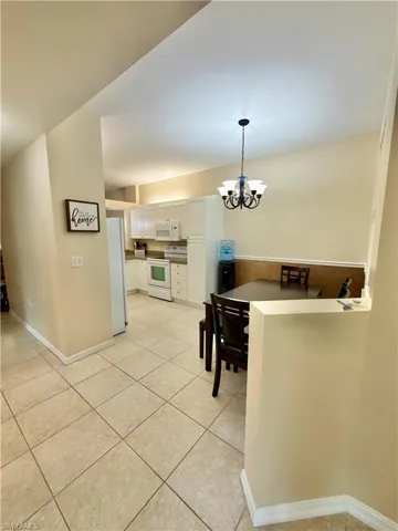 517 Robin Hood Cir 101, Naples, Florida 34104