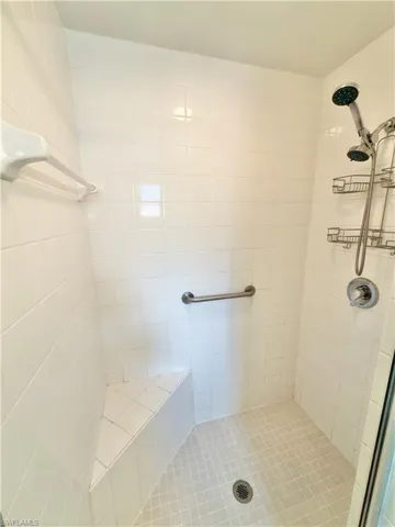 517 Robin Hood Cir 101, Naples, Florida 34104
