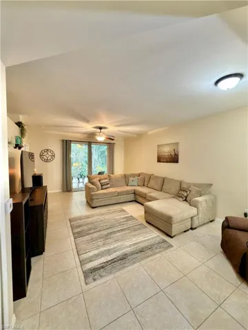 517 Robin Hood Cir 101, Naples, Florida 34104