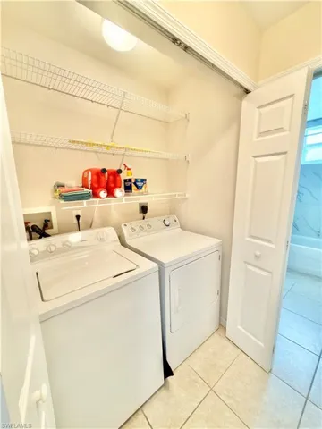 517 Robin Hood Cir 101, Naples, Florida 34104