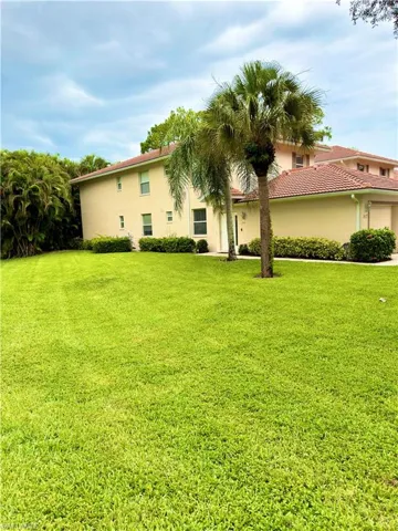 517 Robin Hood Cir 101, Naples, Florida 34104
