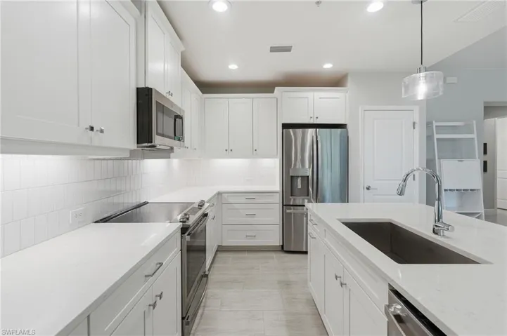 2560 Seychelles Dr 1003, Naples, Florida 34112