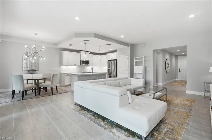 2560 Seychelles Dr 1003, Naples, Florida 34112