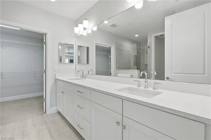 2560 Seychelles Dr 1003, Naples, Florida 34112