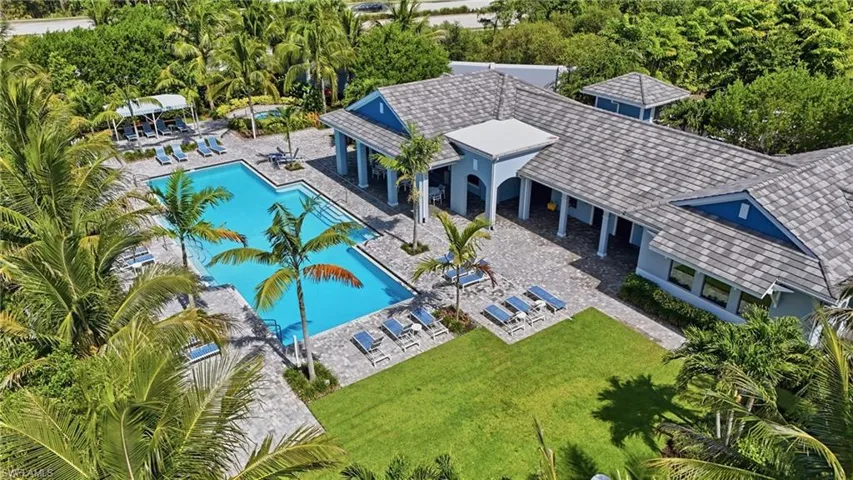 2560 Seychelles Dr 1003, Naples, Florida 34112