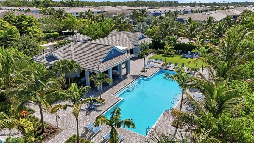 2560 Seychelles Dr 1003, Naples, Florida 34112