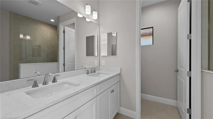 4088  Pegasus  WAY, Naples, FL 34120