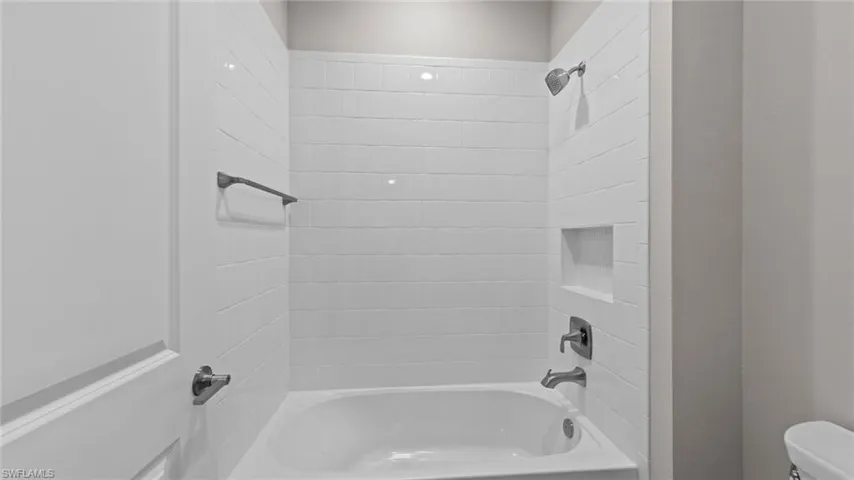 4088  Pegasus  WAY, Naples, FL 34120