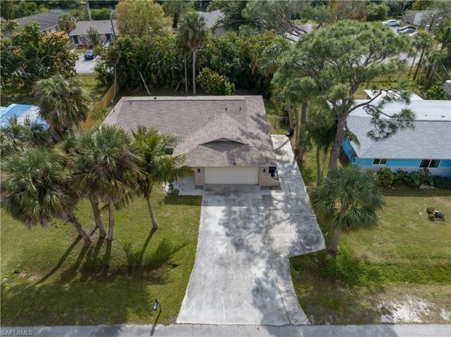 8091  Cleaves  RD, North Fort Myers, FL 33903