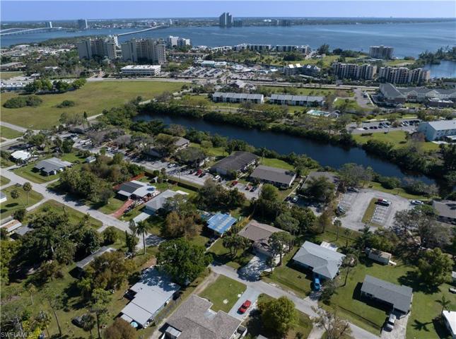 8091  Cleaves  RD, North Fort Myers, FL 33903