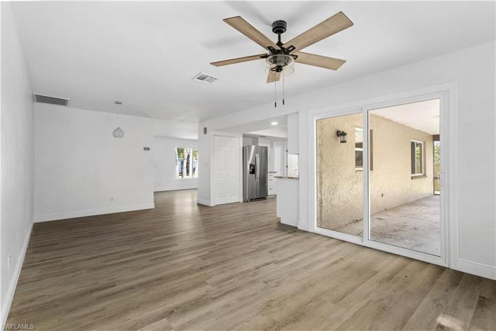 Dining room unstaged