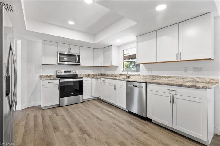 8091  Cleaves  RD, North Fort Myers, FL 33903