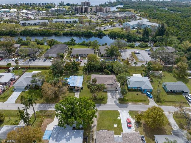 8091  Cleaves  RD, North Fort Myers, FL 33903