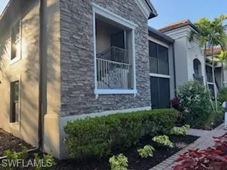 9844 Venezia Cir 721, Naples, Florida 34113