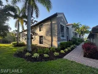 9844 Venezia Cir 721, Naples, Florida 34113