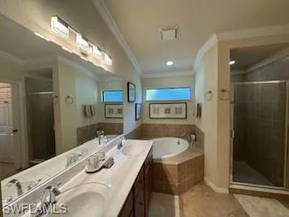9844 Venezia Cir 721, Naples, Florida 34113