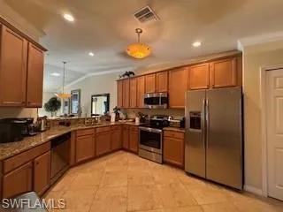 9844 Venezia Cir 721, Naples, Florida 34113