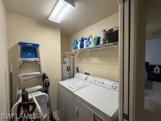 9844 Venezia Cir 721, Naples, Florida 34113