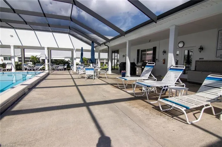 Plenty of relaxation opportunities by the pool!