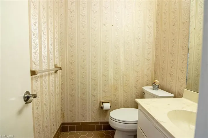 This half bath is an en suite for guest bedroom 2 !