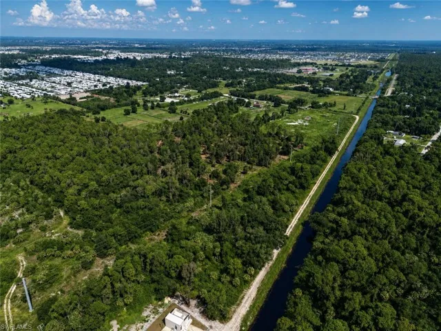 4800 Dor Lee Ln, North Fort Myers, Florida 33917