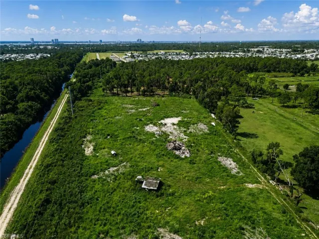 4800 Dor Lee Ln, North Fort Myers, Florida 33917