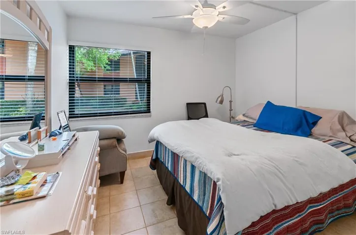 1538  Mainsail  DR, Naples, FL 34114