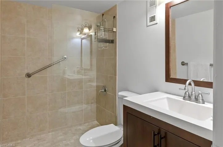 1538  Mainsail  DR, Naples, FL 34114