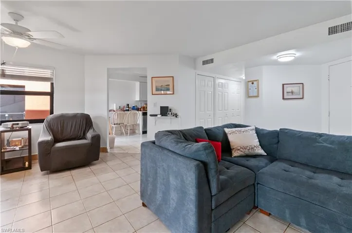 1538  Mainsail  DR, Naples, FL 34114
