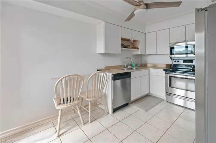 1538  Mainsail  DR, Naples, FL 34114