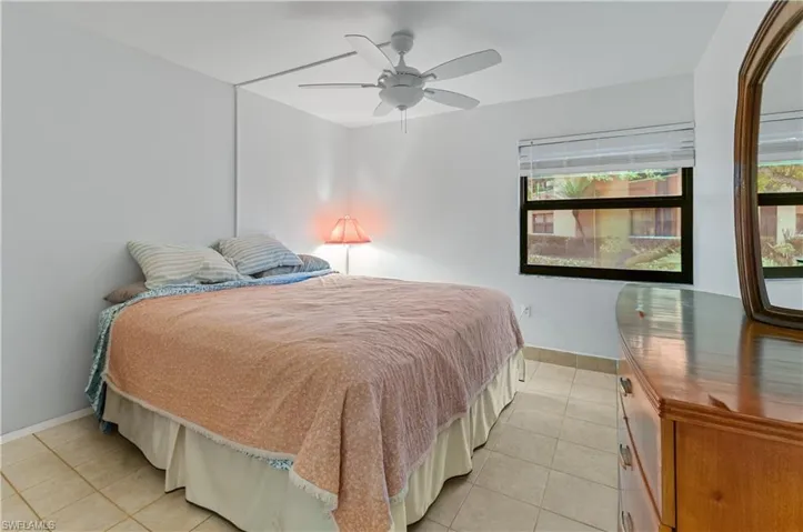 1538  Mainsail  DR, Naples, FL 34114