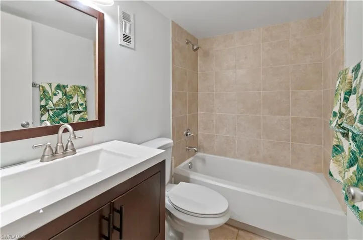 1538  Mainsail  DR, Naples, FL 34114