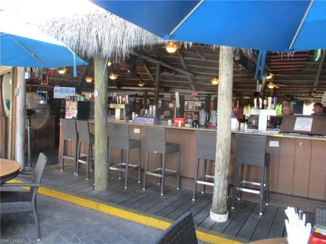 Harolds Place Restaurant and sports bar