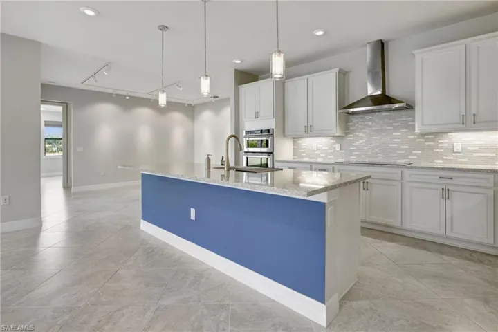 11752 Bowes Cir, Fort Myers, Florida 33913