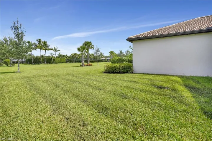 11752 Bowes Cir, Fort Myers, Florida 33913