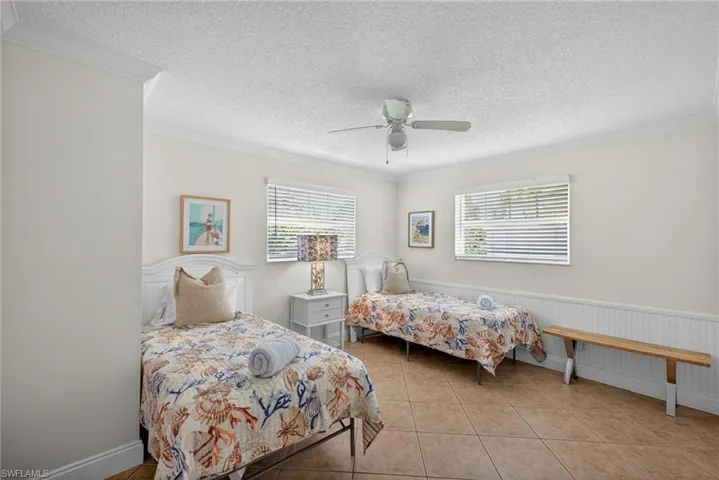 559 105th Ave N, Naples, Florida 34108
