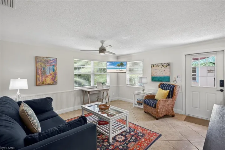 559 105th Ave N, Naples, Florida 34108