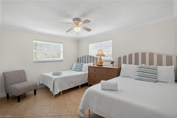 559 105th Ave N, Naples, Florida 34108