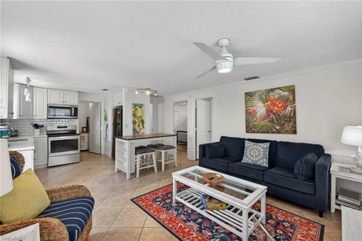 559 105th Ave N, Naples, Florida 34108