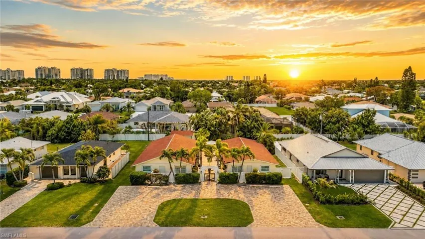 559 105th Ave N, Naples, Florida 34108