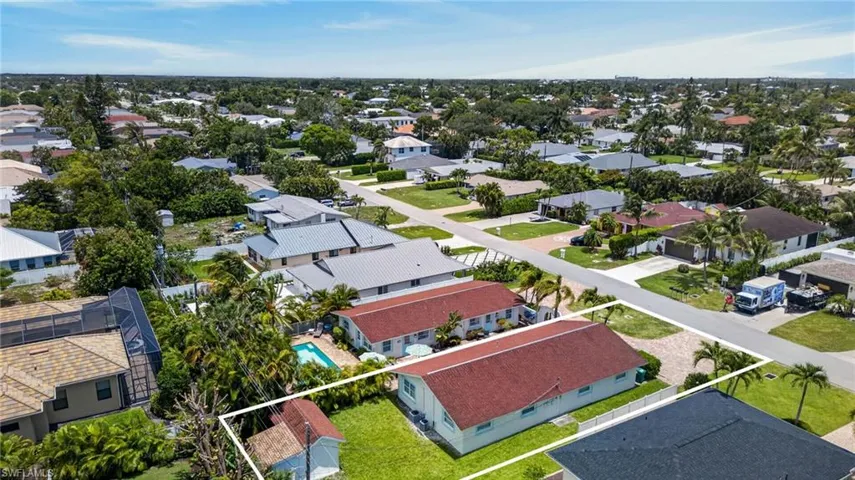 559 105th Ave N, Naples, Florida 34108