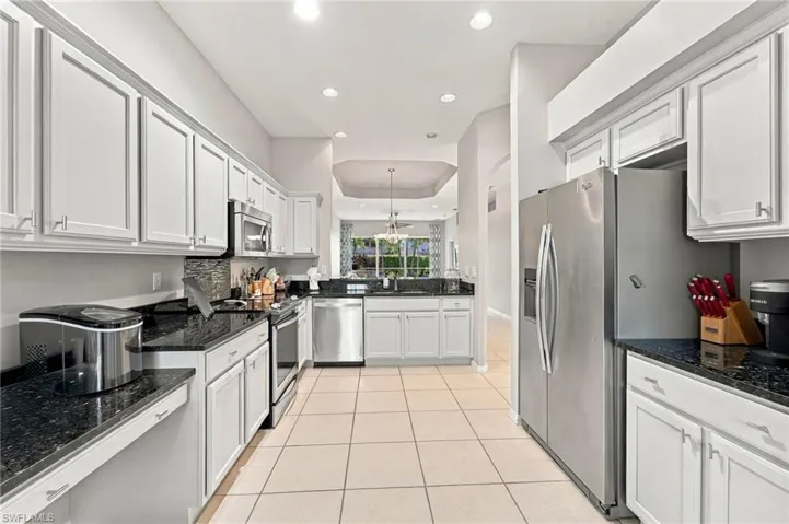 6524 Castlelawn Pl 64, Naples, Florida 34113