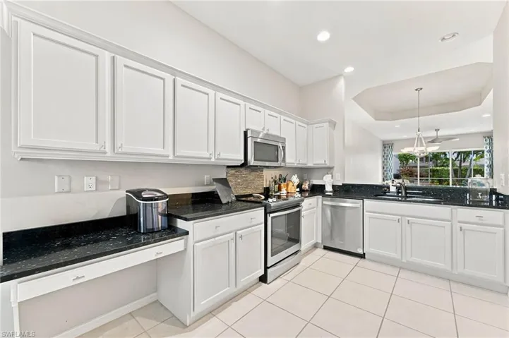 6524 Castlelawn Pl 64, Naples, Florida 34113